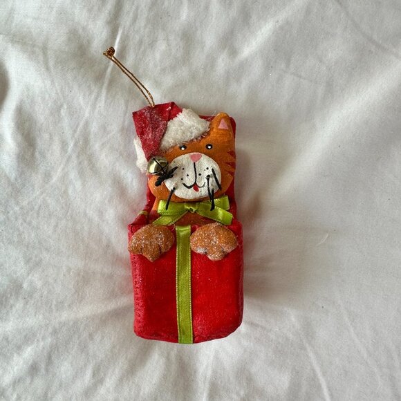 Christmas Cat Gift Ornament - Picture 6 of 12